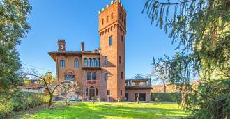 Роскошный замок на продажу в Богоманеро