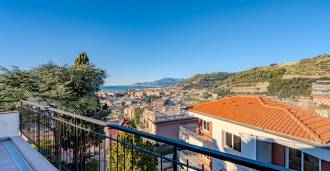 Вилла с видом на море в Велекрозии переводится на иврит как: וילה עם נוף לים בוולקרוזיה.