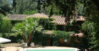 Историческая вилла в аренду в престижной резиденции в Риме

וילה היסטורית להשכרה במתחם יוקרתי ברומא